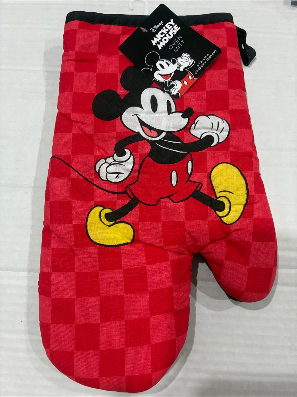 Disney Red Mickey Mouse Checkered Oven Mitt